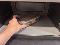 「フタを“閉めたまま”レンチンできる保存容器」がこんなに便利なんて！ 3COINSで買ったら最高すぎて、即まとめ買い