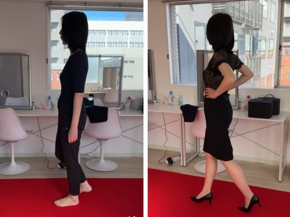  生徒さんの美姿勢レッスンの様子。素敵なワンピが美姿勢でさらに引き立ちます