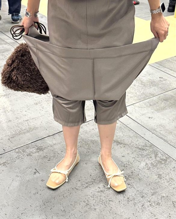  裏地がパンツになる