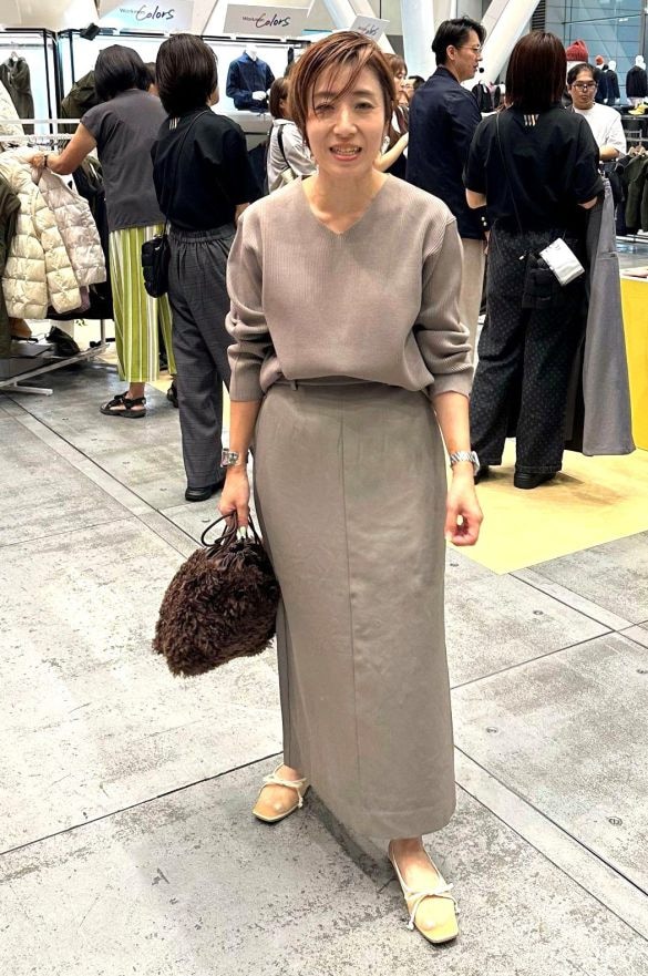  ソロテックス®使用レイウォームスカート2300円、サーバーリブオーバーVプルオーバー1500円、プードルボア巾着1500円（すべてワークマン）