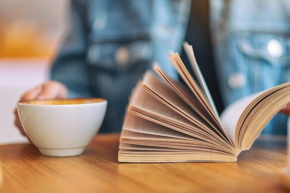 読書好きの彼氏が浮気…まさかの“最高に気持ち悪い言い訳”に「本を読むのも嫌になった!」女性の嘆き