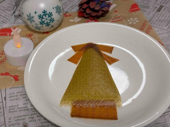  野菜シートでクリスマスツリーを作ってみたら結構難しかった