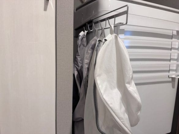 3COINS「マグネットスライドフック」