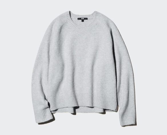  スフレヤーンクルーネックセーター（ユニクロ公式オンラインストアより）