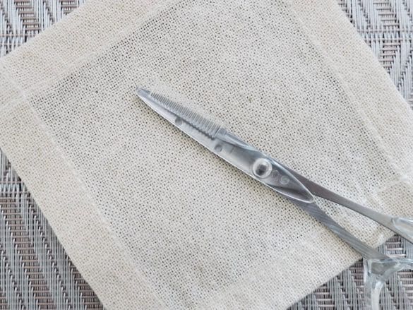 SITRA 眉毛用くし付きハサミ ストレートタイプ