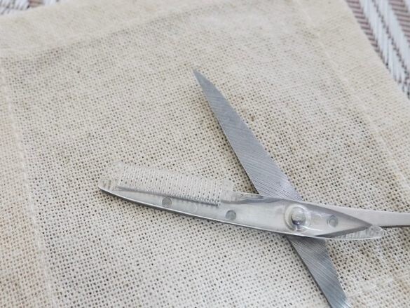 SITRA 眉毛用くし付きハサミ ストレートタイプ