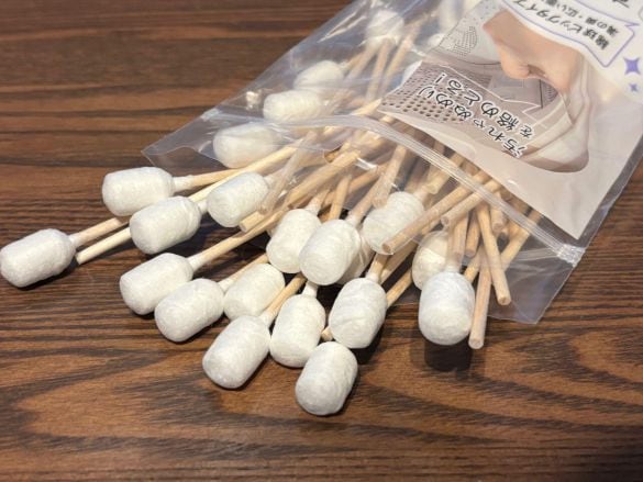 綿棒を取り出した様子