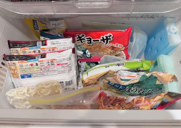 冷凍庫の中身ぐっちゃぐちゃ問題、ニトリの「冷凍庫トレー」で一発解決！ 開けるたびに気持ちいい