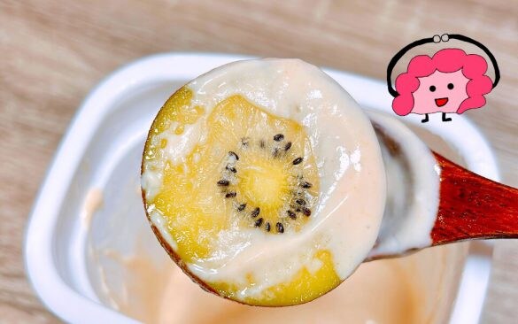 キウイの食べ方は「皮ごとヨーグルトにドボン」が超おすすめな理由。凍らせると食べやすい