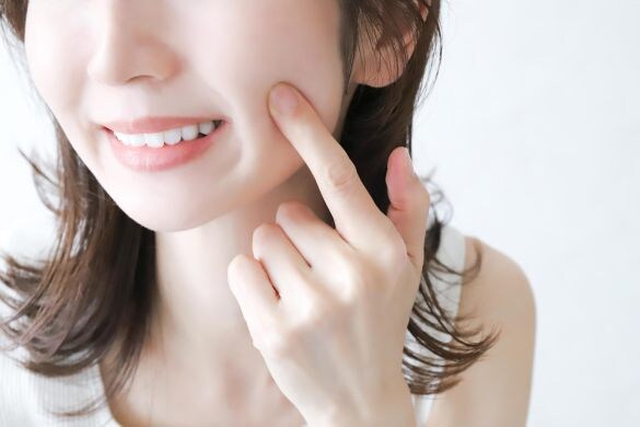 笑顔になる女性