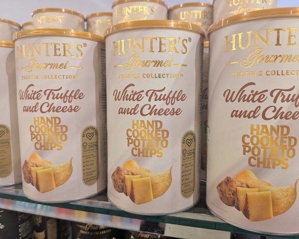  ハンターから新登場した「HUNTER ハンター ポテトチップス 白トリュフ＆チーズ風味」
