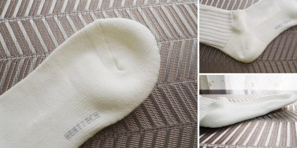  足底：ユニクロ