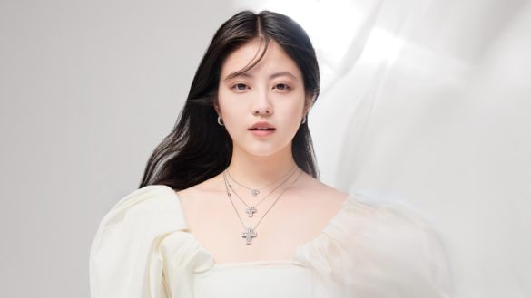  今田美桜さん　画像：ダミアーニ・ジャパン株式会社 プレスリリース