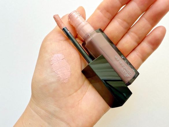 ケイト　ピンクのコンシーラー