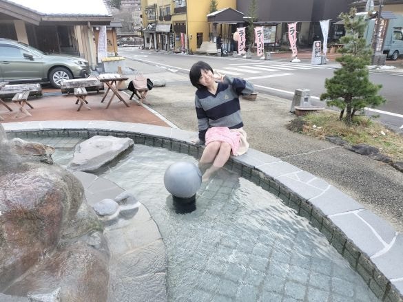  福島県・土湯温泉にて。同じスマホで撮っているのに光の違いが