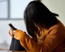 彼の電話にうっかり出ると「パパ〜？」とまさかの人物が…温泉デートが“地獄”に変わった／恋愛人気記事BEST