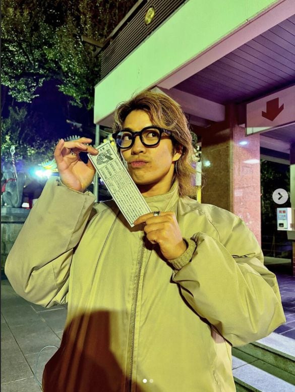 父は人気イケオジ俳優。実はNHK紅白にも出ていた31歳ダンサーの“親子ツーショット“が素敵