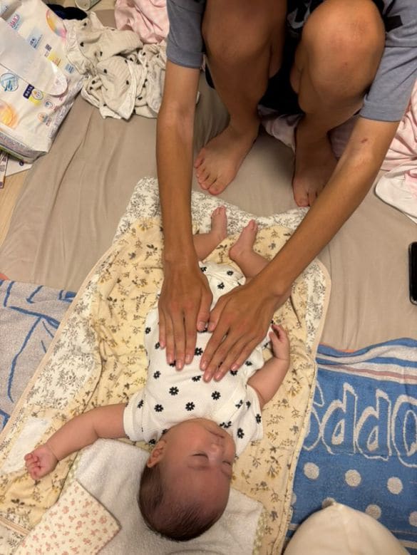  「お腹を離すと同時に赤ちゃんのお腹に両手を置く」を実践中