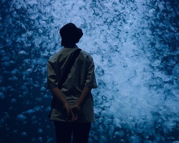 「兄弟の中で私だけを無視」突然始まった父からの虐待。24歳・虐待サバイバーが明かす“後遺症”の数々とは<前編>