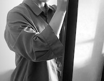 「家族の話をすると記憶が消える」「手に熱湯をかけても何も感じない」24歳・虐待サバイバーが語る“PTSDのリアル”＜後編＞