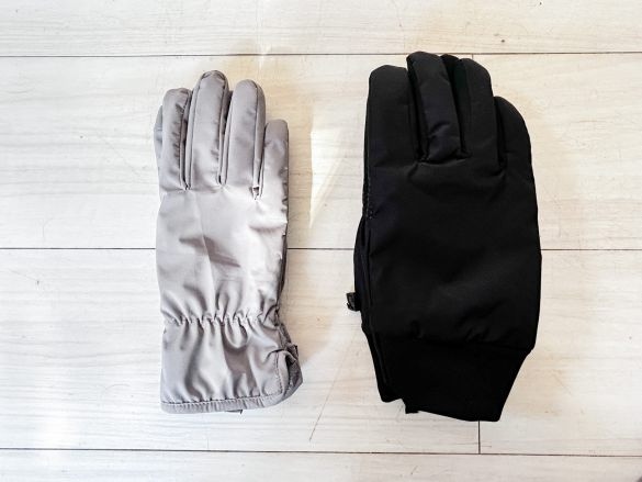  左：ワークマン「エックスシェルター(R)断熱βレディースグローブ」（税込1780円）／右：ユニクロ「ヒートテックライニンググローブパデッド」（税込1990円）