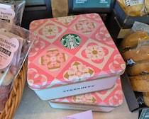 スタバの「2800円クッキー缶」開けたら凄かった！フラペチーノやタンブラーよりも満足度高いかも