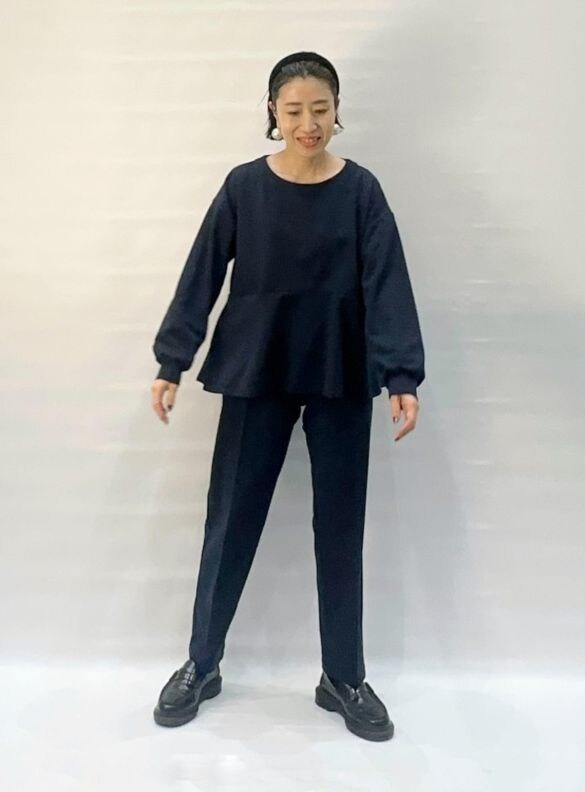  ペプラムプルオーバー（1280円税込）タックパンツ（1780円税込）