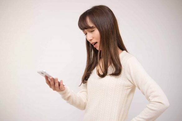 スマホ見ながらため息ため