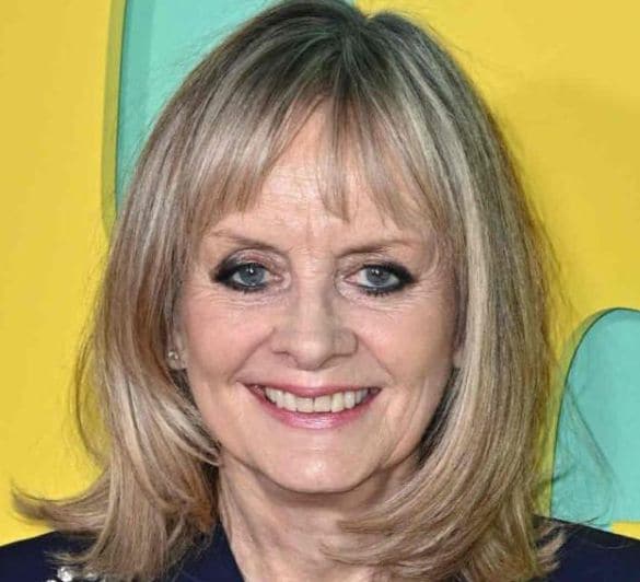 日本でも大旋風起こした元祖「ミニスカ女王」の英モデル。76歳の今も『小枝』みたいなスレンダーボディは健在