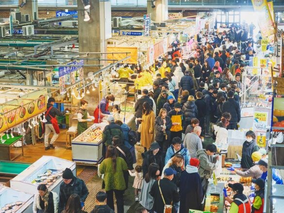  金～日曜、祝日に市場内で行われる飲食イベント「活きいき馬関街」
