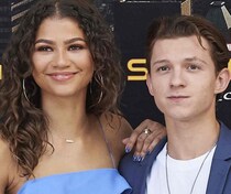 米人気女優、共演者との極秘結婚を匂わせ？ネット上には謎のウエディング写真も…