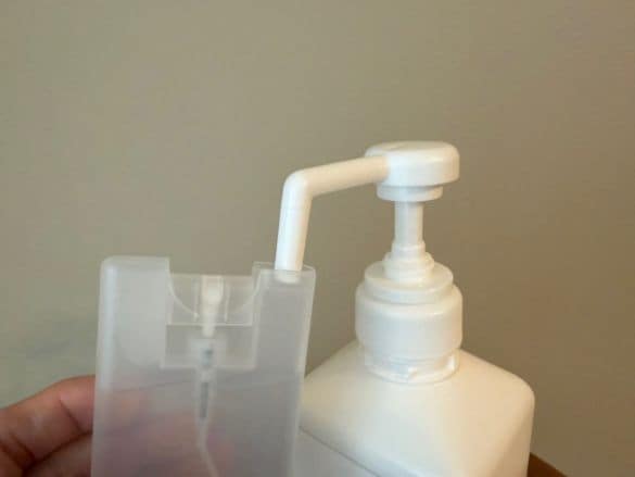 詰め替えの様子