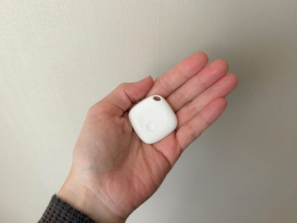 もう出がけに「鍵がない!」と焦らない。ダイソーで1000円の“紛失防止タグ”、買ってみたら快適すぎた