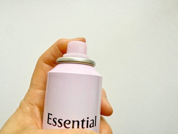 エッセンシャル　ふわりキラリスプレー＜トリートメントスプレー＞