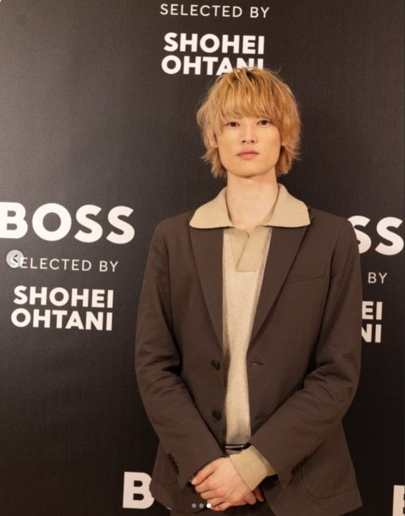 「父親は“カリスマ”俳優」22歳俳優が金髪にしただけでネットが沸く違和感…。本人の“オリジナルの魅力”とは