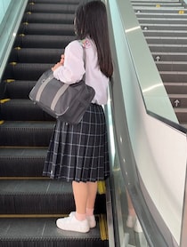 毎日のように痴漢されていた高校生→“バッグにつけるアイテム”で4ヶ月被害ゼロに。バッジ開発者の願いとは