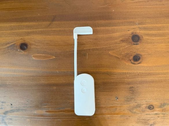 3COINS「コンパクトLEDブックライト」