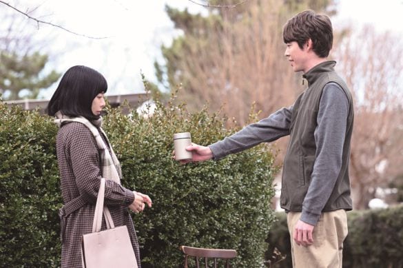  『しあわせは食べて寝て待て』羽白司さん（右、宮沢氷魚）と麦巻さん©NHK