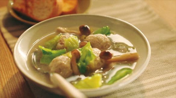司くんが作ってくれた「肉団子と野菜のスープ」©NHK