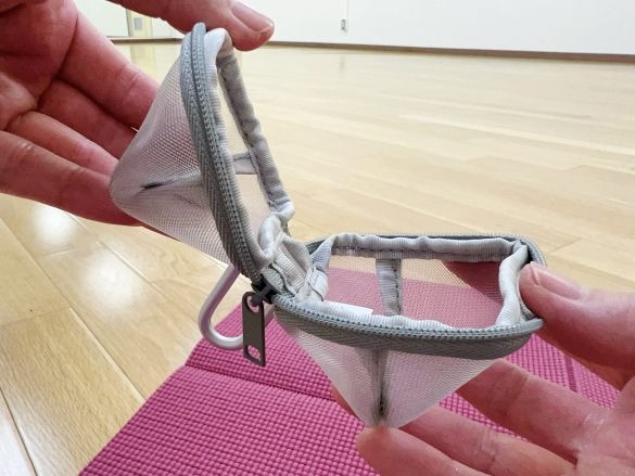 ナイロンメッシュ　コンパクトポーチ