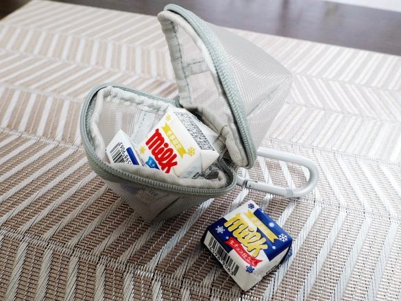 ナイロンメッシュ　コンパクトポーチ