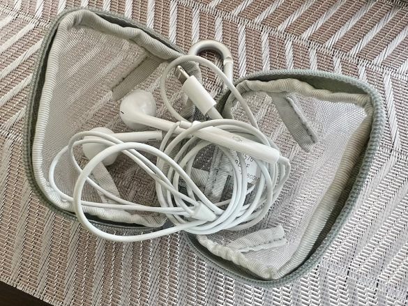 ナイロンメッシュ　コンパクトポーチ