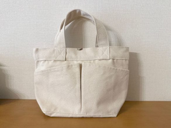 カバンの口を磁石で開閉 マグネットボタン