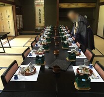 葬式で号泣する見知らぬ女性にギョッ、「どちら様？」と聞いてみたら／びっくり体験人気記事