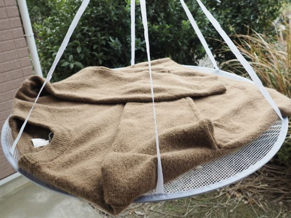 「型くずれ防止セーター干しネット」110円