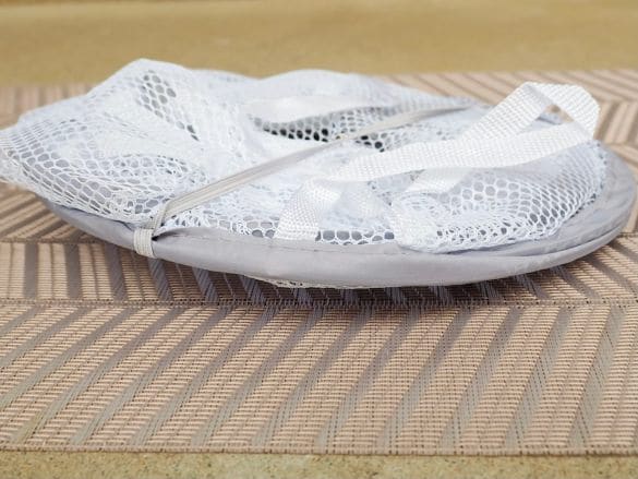 「型くずれ防止セーター干しネット」110円