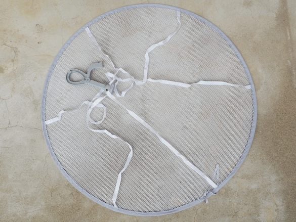 「型くずれ防止セーター干しネット」110円