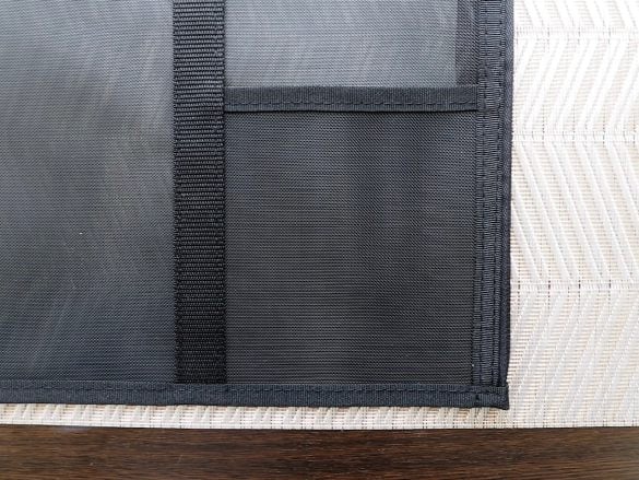 「ナイロンメッシュ 縦型書類ケース・仕切り付」690円/税込