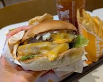 ロッテリア全店消滅の衝撃。新ブランド「ゼッテリア」の明暗を分けるのは？実食してわかったこと