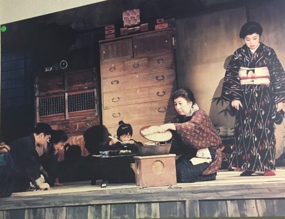  芸術座に公演期間中飾られていたパネルの写真